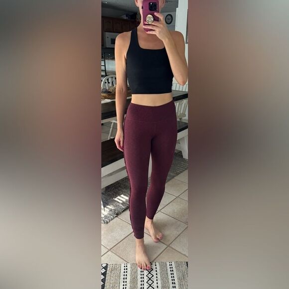 Core 10 Womens Maroon Red Ruffle Trim Mid Rise Slimming Activewear Legging - Picture 2 of 9